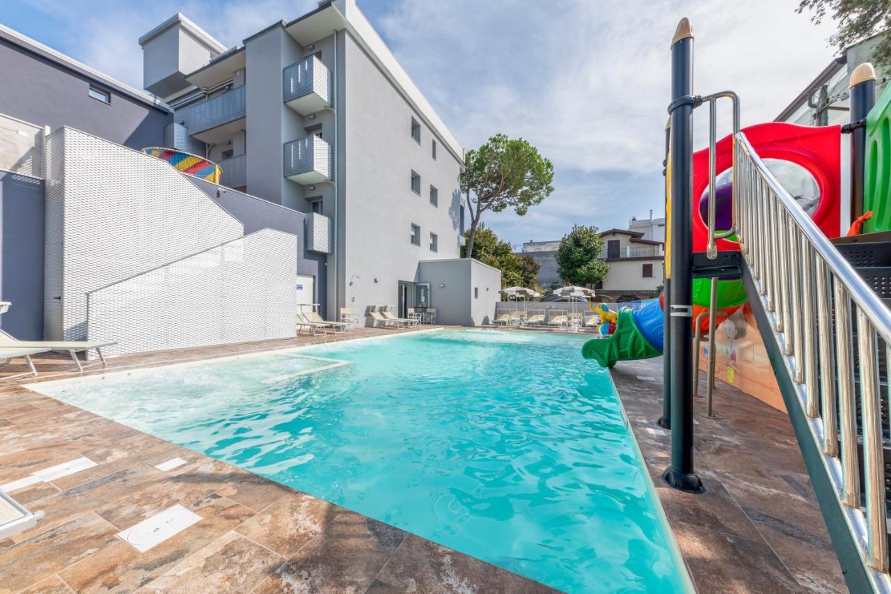 Residence Filmare Riccione Kültér fotó